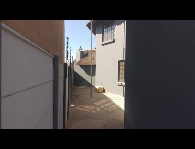 4 BEDROOM HOUSE FOR SALE IN EIKE PARK